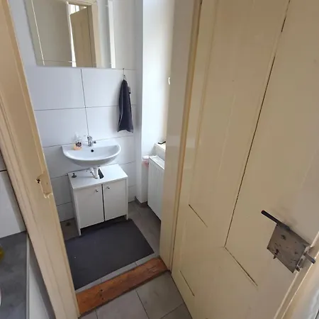 Huge Retro - 100 Sqm - Near Train Station *