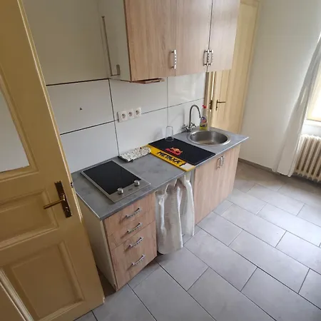 아파트 Huge Retro - 100 Sqm - Near Train Station *