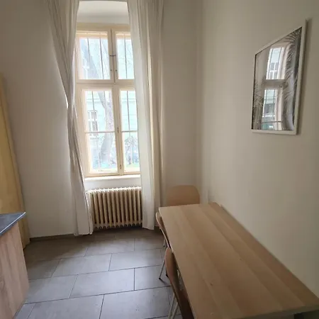 아파트 Huge Retro - 100 Sqm - Near Train Station